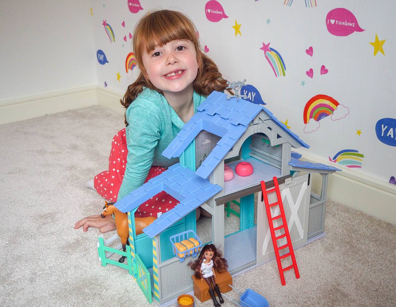 Spirit riding free barn set online