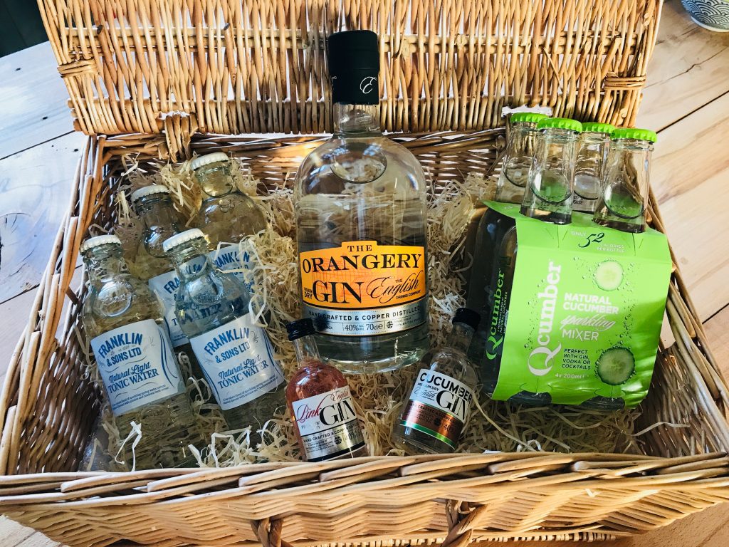 Win 1 of 3 English Drinks Company Gin Hampers! - UK Mums TV