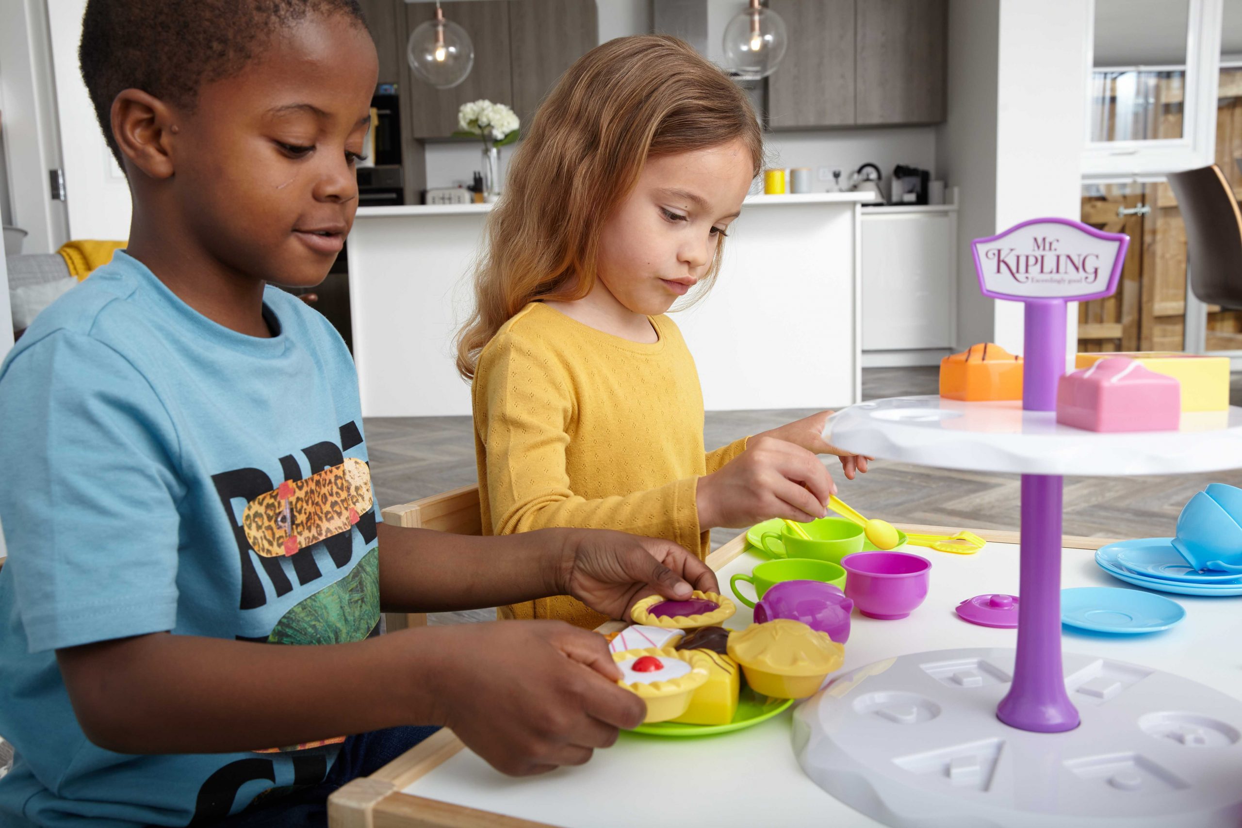 Mr kipling store toy cake stand