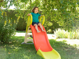 Slide into spring with Smoby
