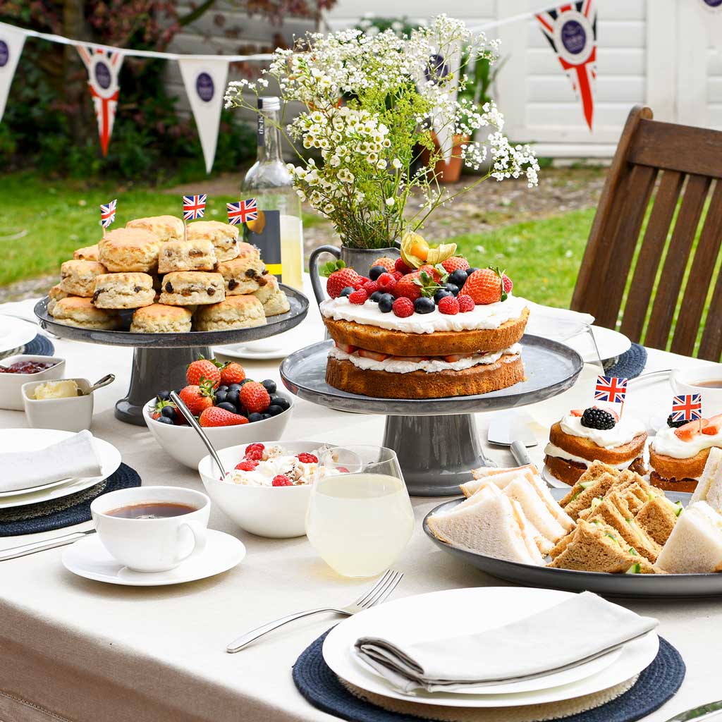 Queen's Jubilee Tablescape 