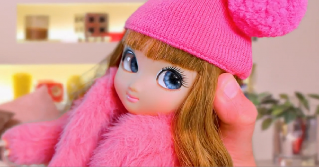 The Unique Eyes, dolls with a magical gaze that follows yours! 