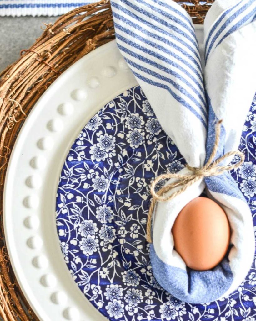 blue Easter Table decorating idea 